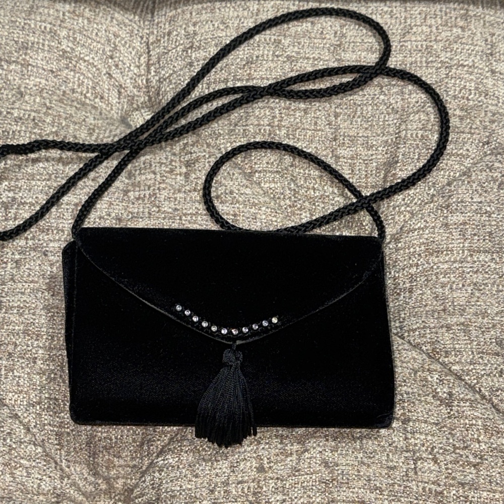 Stylish Black Crossbody Bag with Tassel